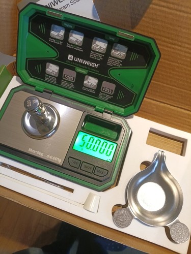Uniweigh milligram scale - milligram,